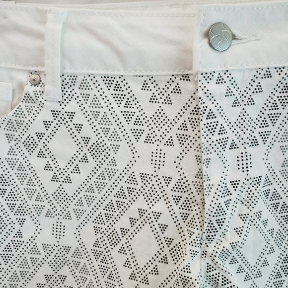 Jessica Simpson - White Jean Shorts w/ Dot Detail - Picture 2 of 7